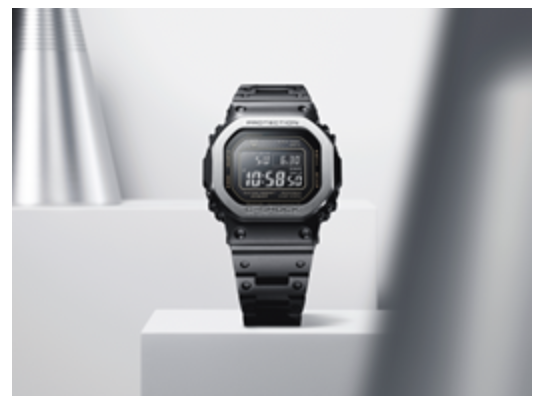 Casio випустили відомий G-SHOCK у чорному суцільнометалевому дизайні, завдяки складній комбінації кількох видів обробки